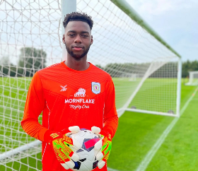 Official : Arsenal confirm London-born Nigerian goalkeeper has joined League Two club on loan